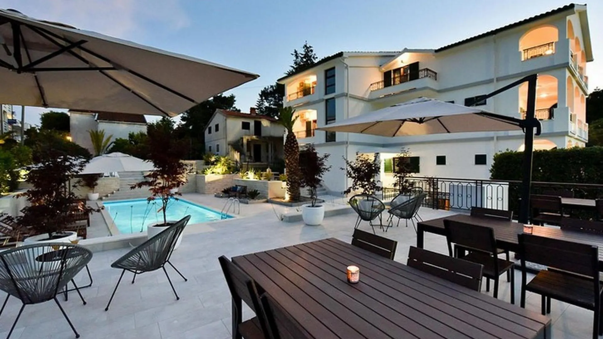 Mediterraneo Garden Apartments Petrčane