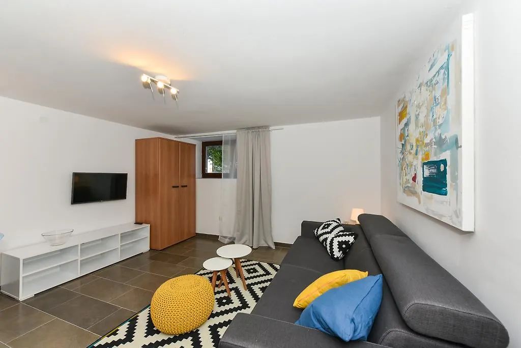 Mediterraneo Garden Apartments Petrčane
