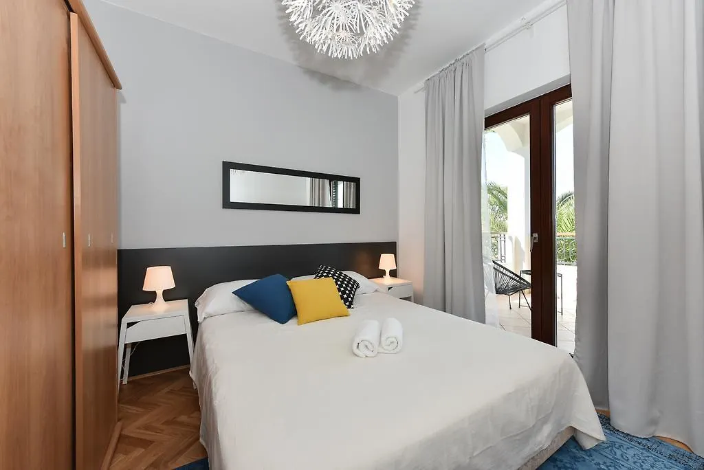 Mediterraneo Garden Apartments Petrčane
