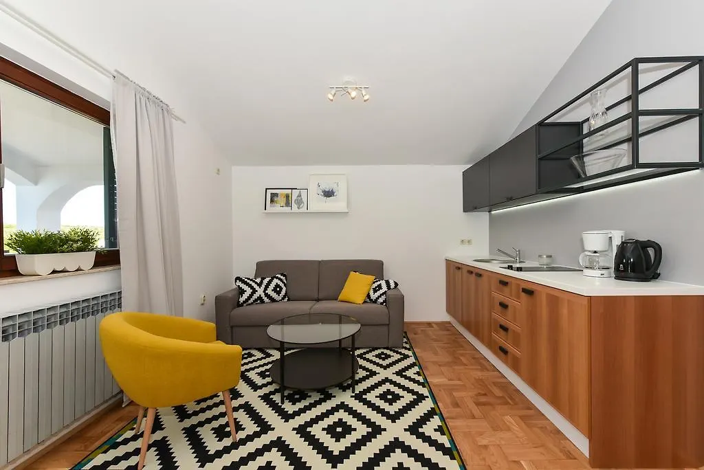 Mediterraneo Garden Apartments Petrčane