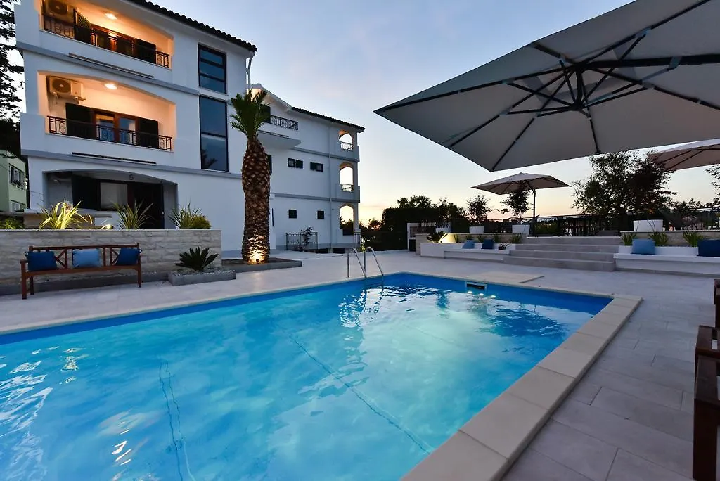 Mediterraneo Garden Apartments Petrcane