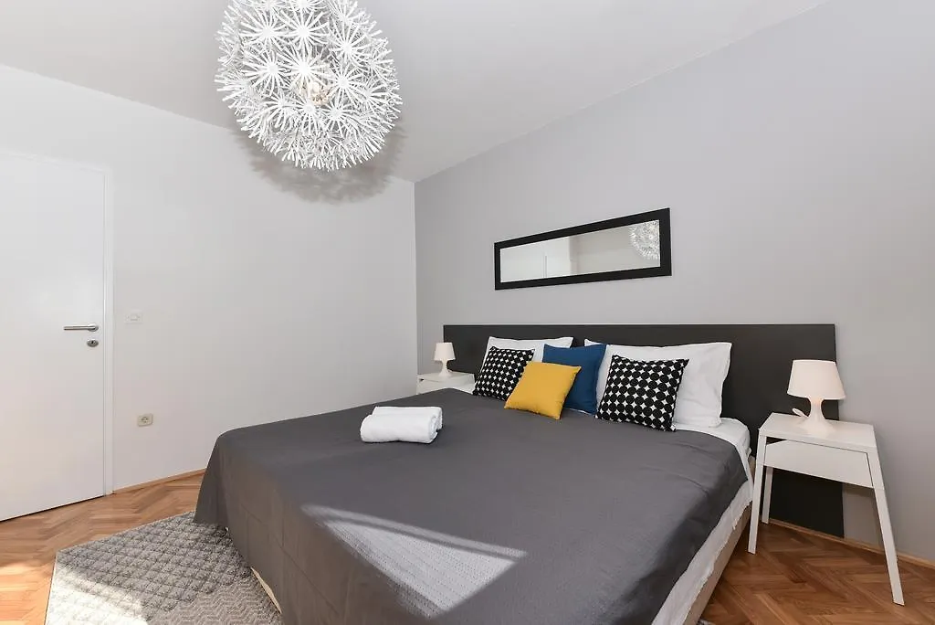 Mediterraneo Garden Apartments Petrčane