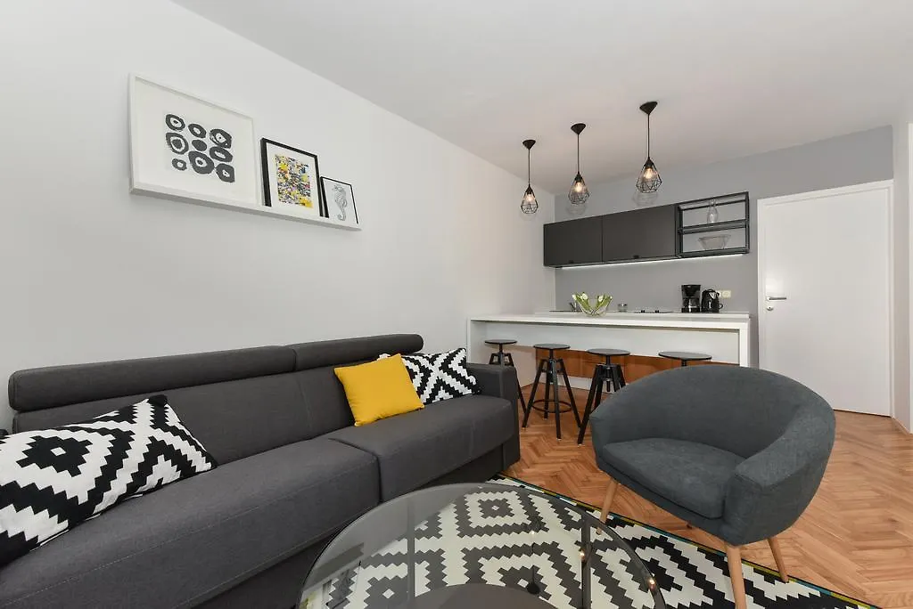 Mediterraneo Garden Apartments Petrcane