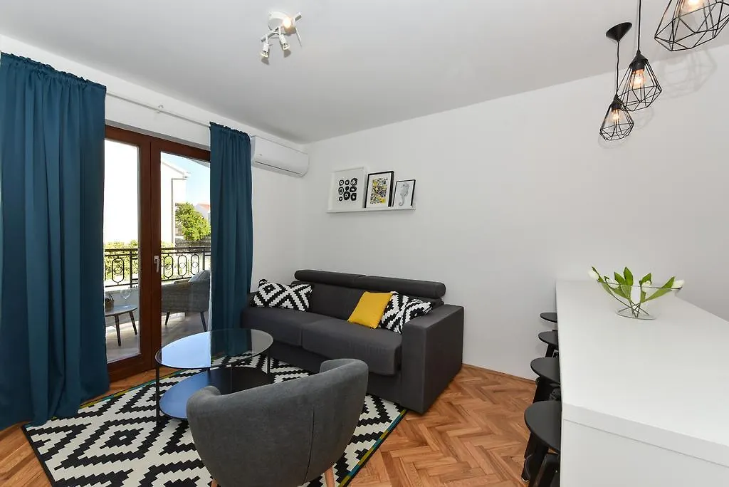 Mediterraneo Garden Apartments Petrcane