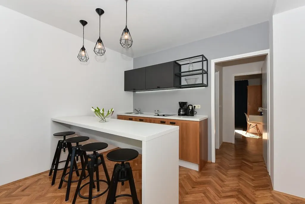 Mediterraneo Garden Apartments Petrčane 0*,